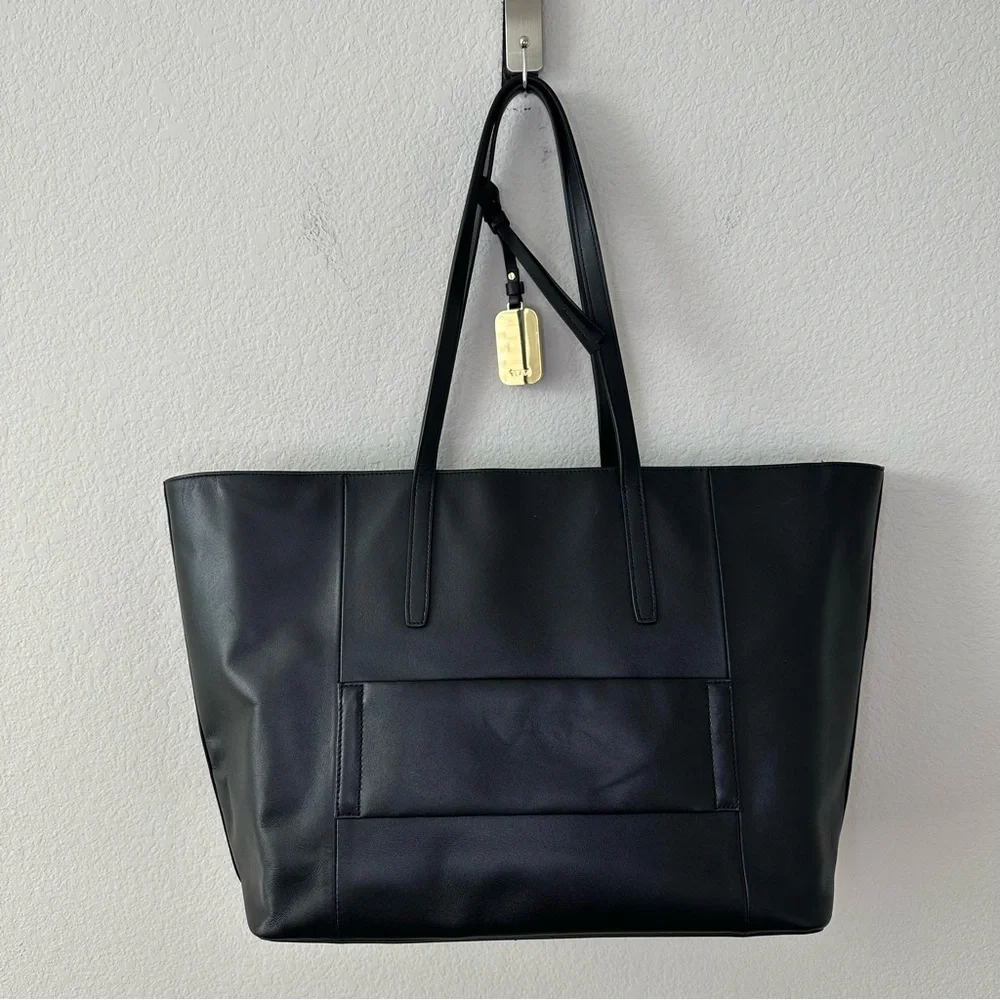 TUMI Everyday Tote Bag Voyageur Leather in Black - Picture 2 of 10
